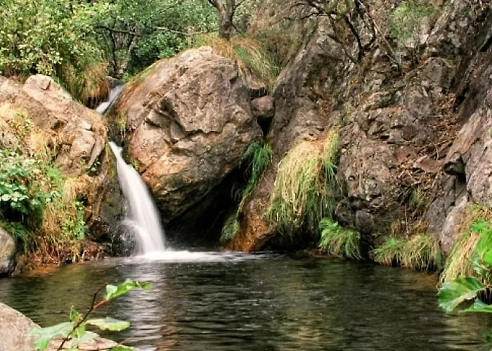 Charming House In With Pool And Mountain View Cañamero