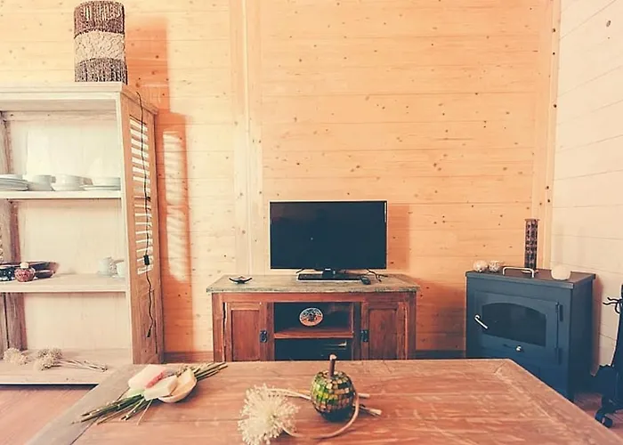 Charming House In With Pool And Mountain View Cañamero